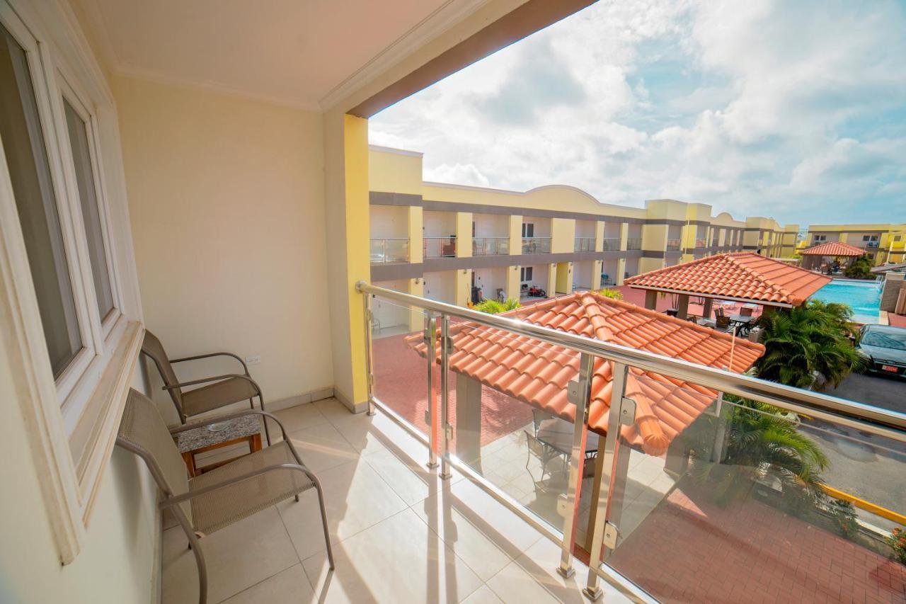 Pearl Aruba Condos Palm Beach Bagian luar foto